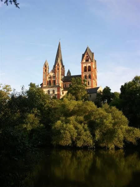 Hotel Zur Eisenbahn Limburg an der Lahn Exterior foto
